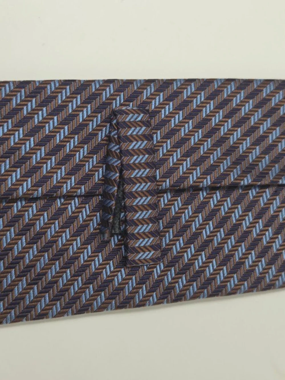 Joseph Abboud Mens 100 Percent Silk Tie 60 Inch Blue Brown Herringbone Italy